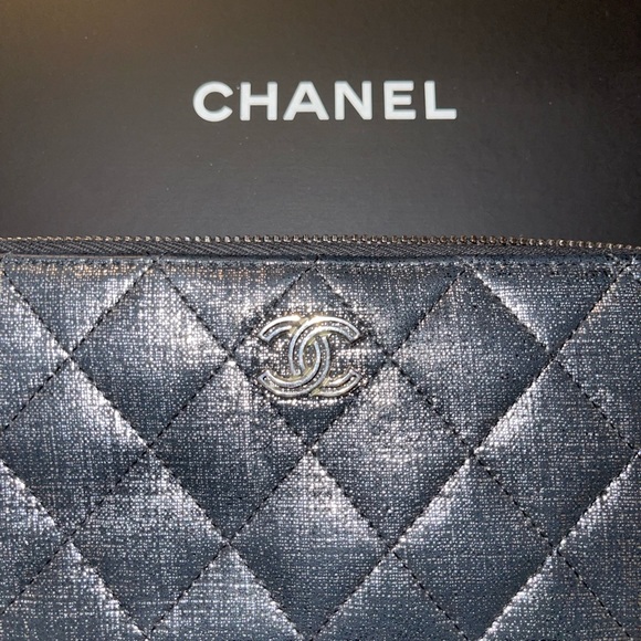 Pre-love Chanel wallet great condition has some wear look at video n pictures. - Picture 7 of 13